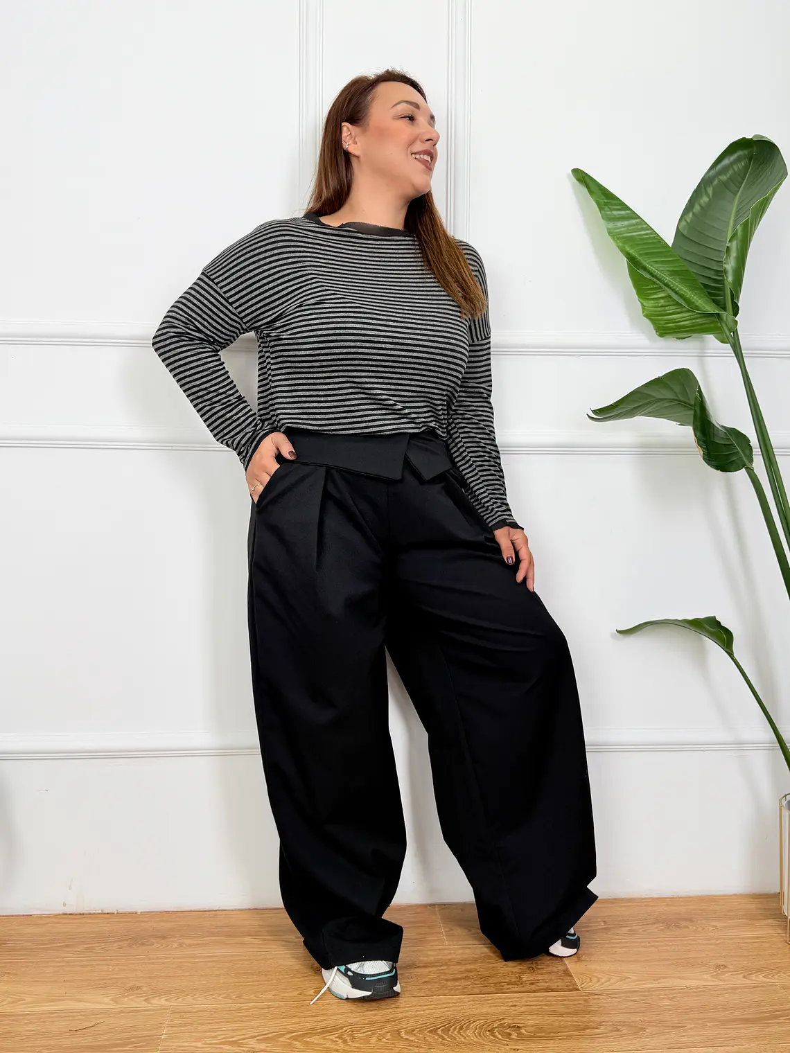 Monday Blouse Black M22465A  3