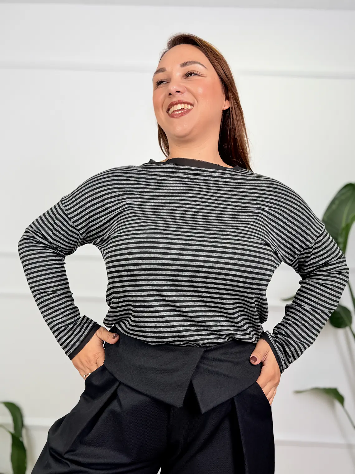 Monday Blouse Black M22465A  1