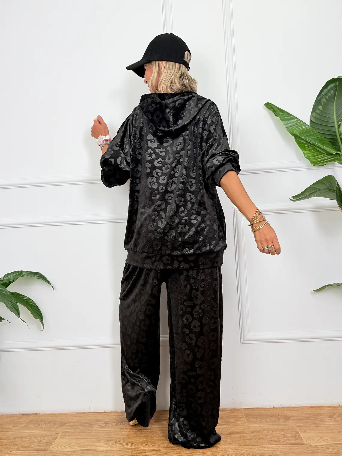 Varenna Velour Set Black 3090  2