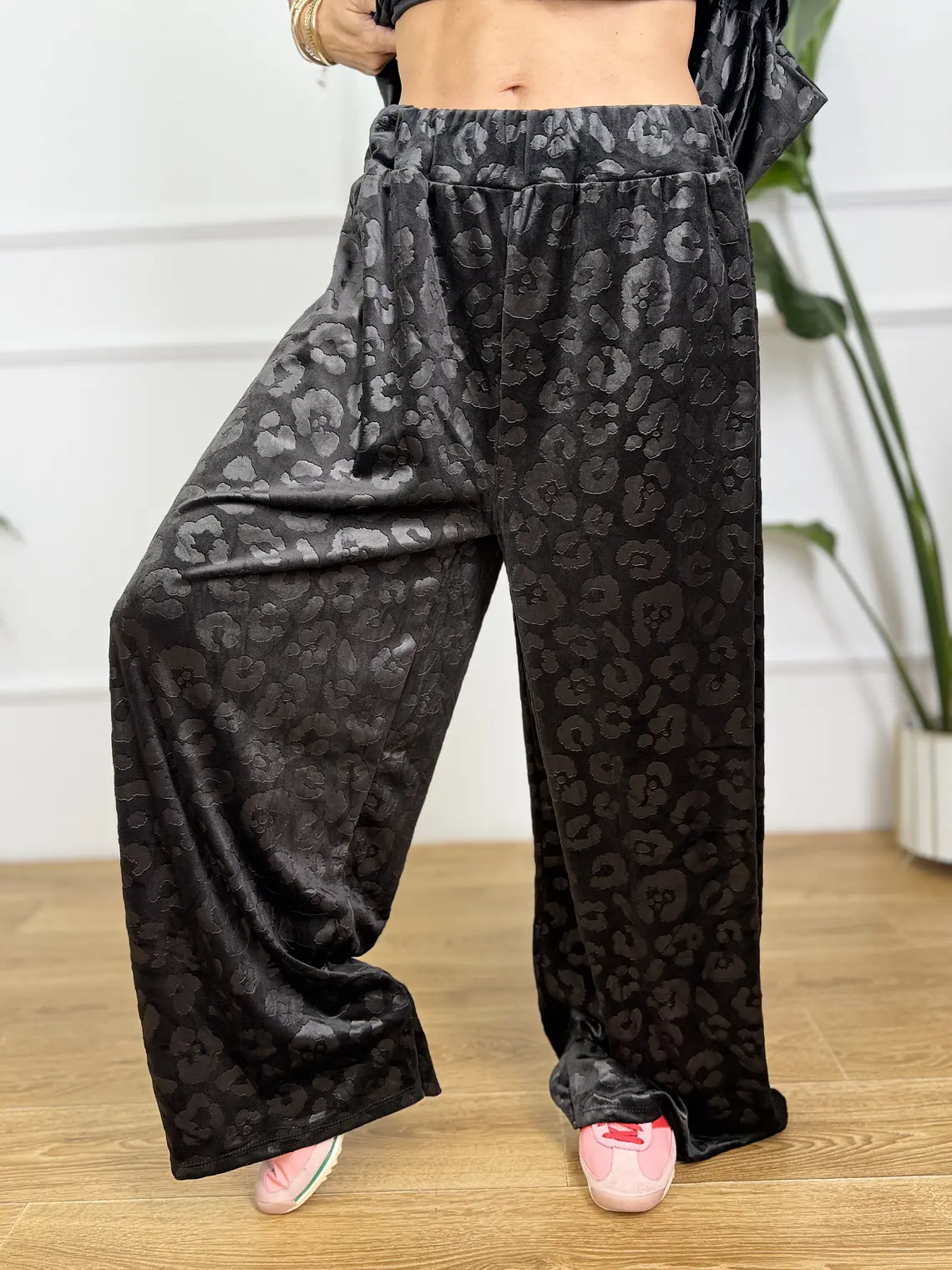Varenna Velour Set Black 3090  4