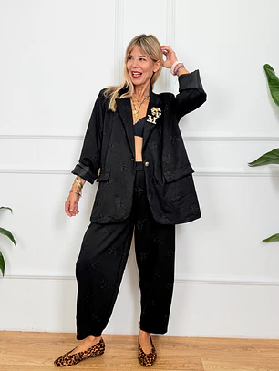 Boudica Suit Black 7006