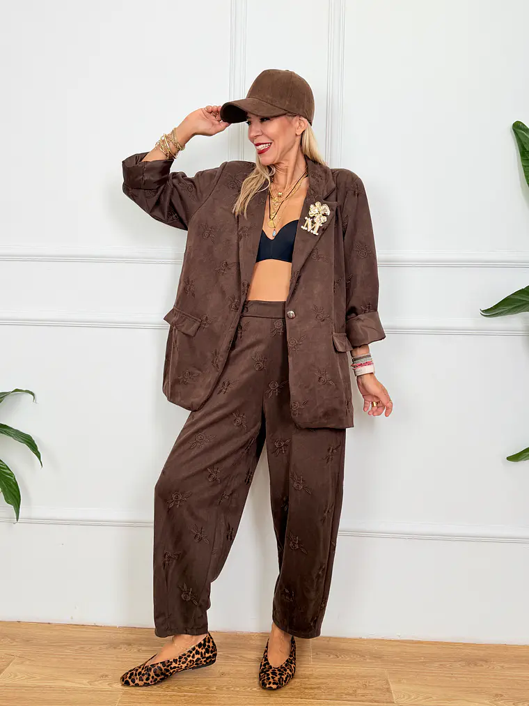 Boudica Suit Brown 7006  2