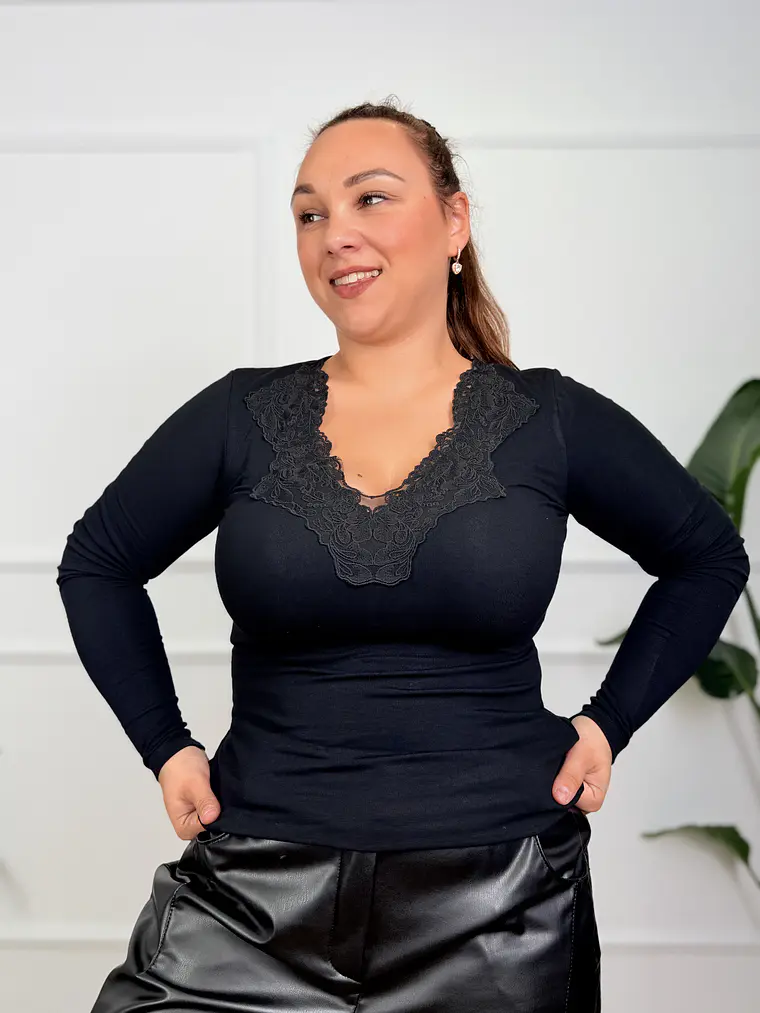 Chalet Blouse Black 16779    1