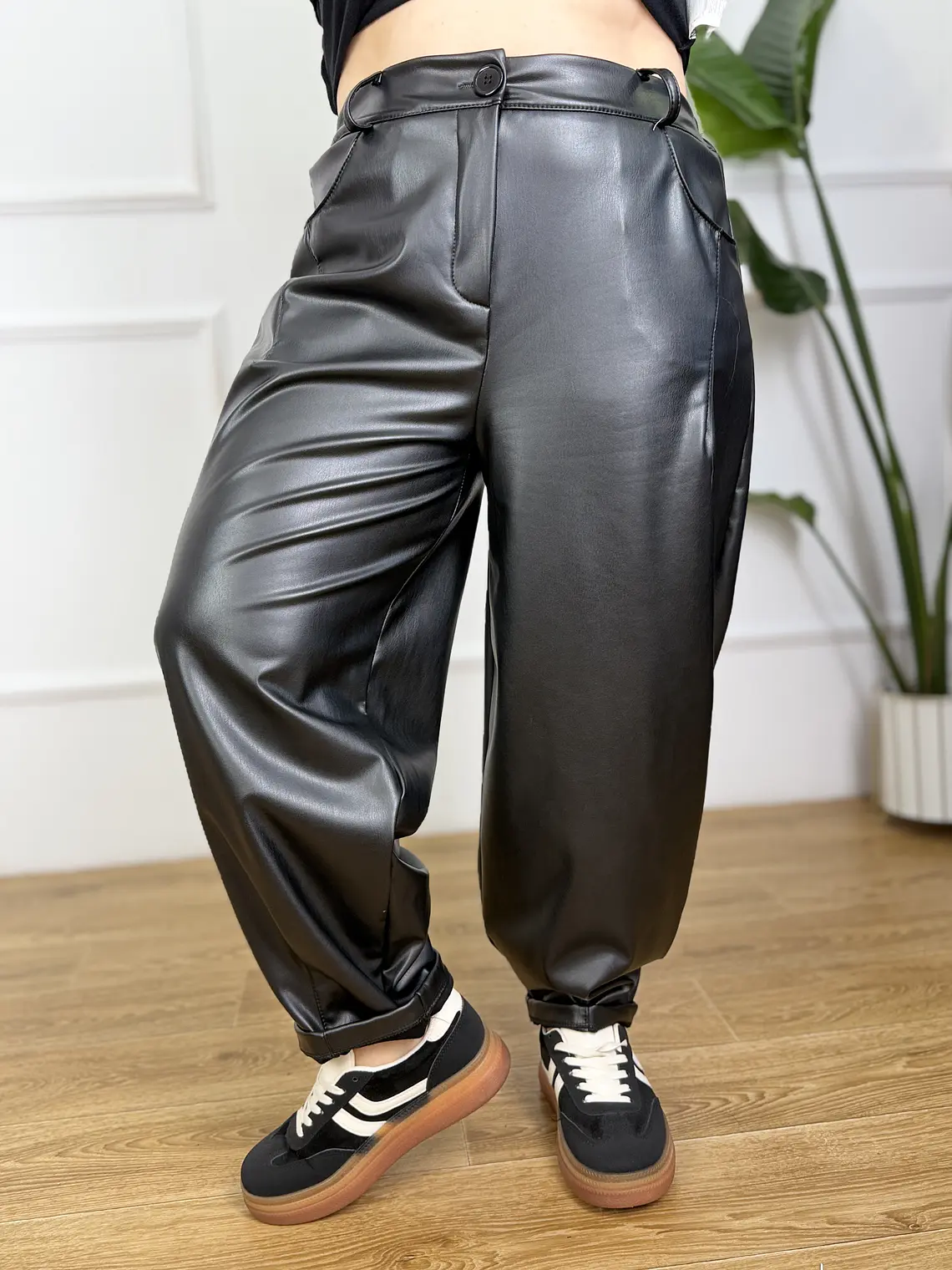 Overcast Leather Pants Black 6209 3