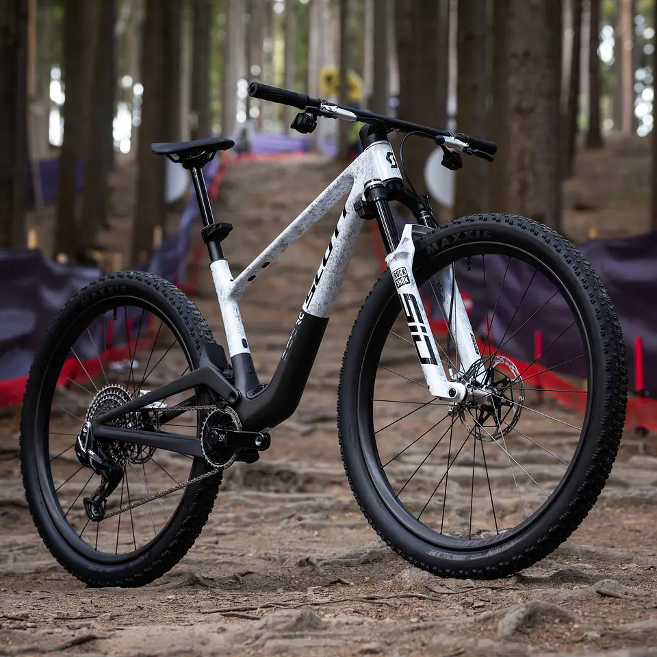 Bicicleta Scott Spark RC World Cup EVO 2027 SRAM XX SL AXS Flight Attendant 11