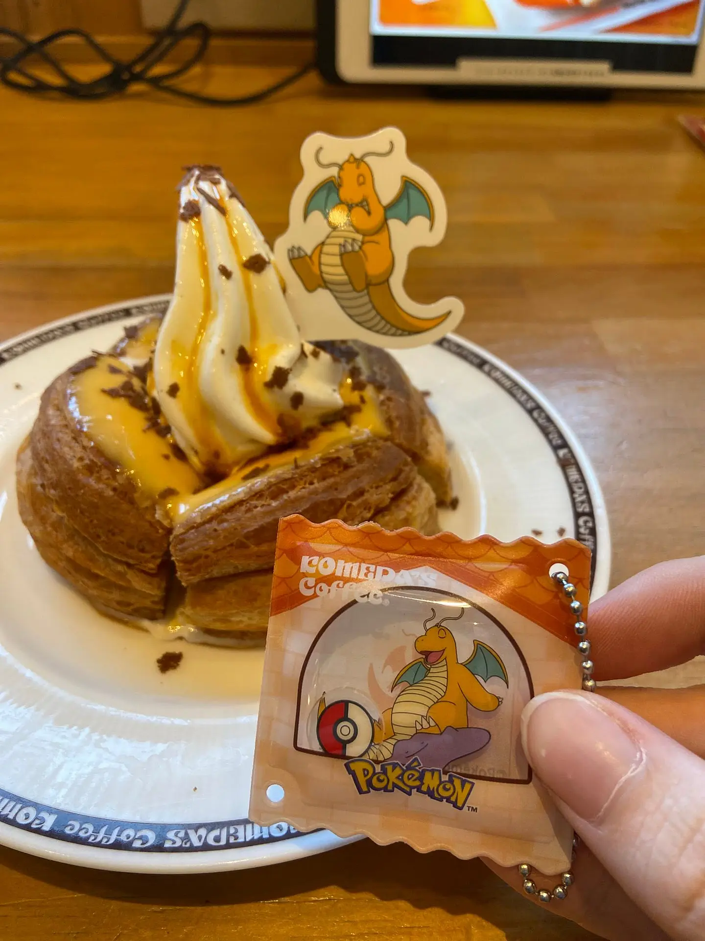 Llavero Acrílico Pokémon x Komeda Coffee Ditto y Dragonite Oficial Japón 2