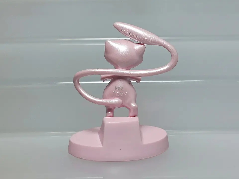 Figura Pokémon Mew Moncolle Pearl + Chapita Fuecoco Japón 5