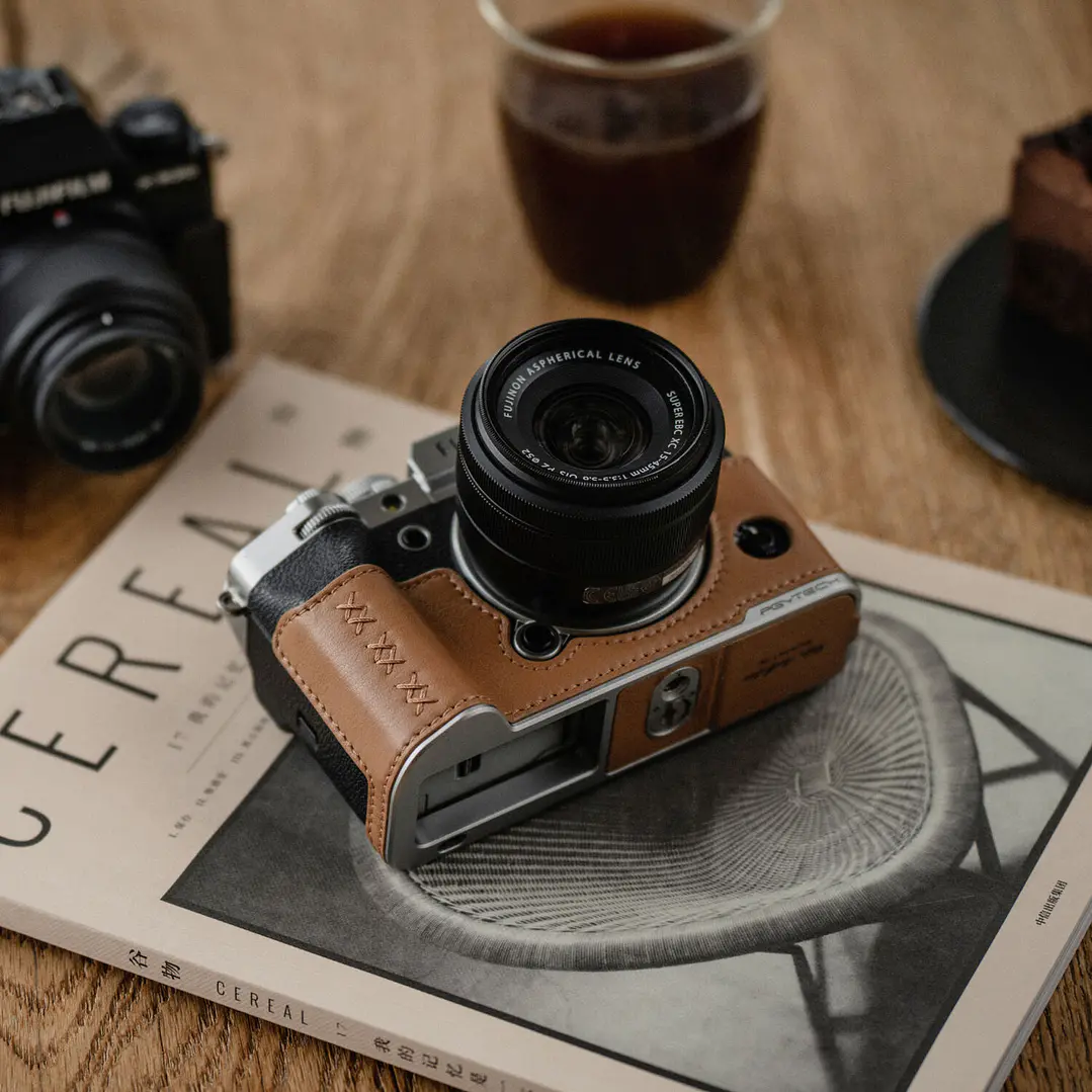 Funda de cuero PGYTECH para cámara FUJIFILM X-M5 (Clay Brown) 2