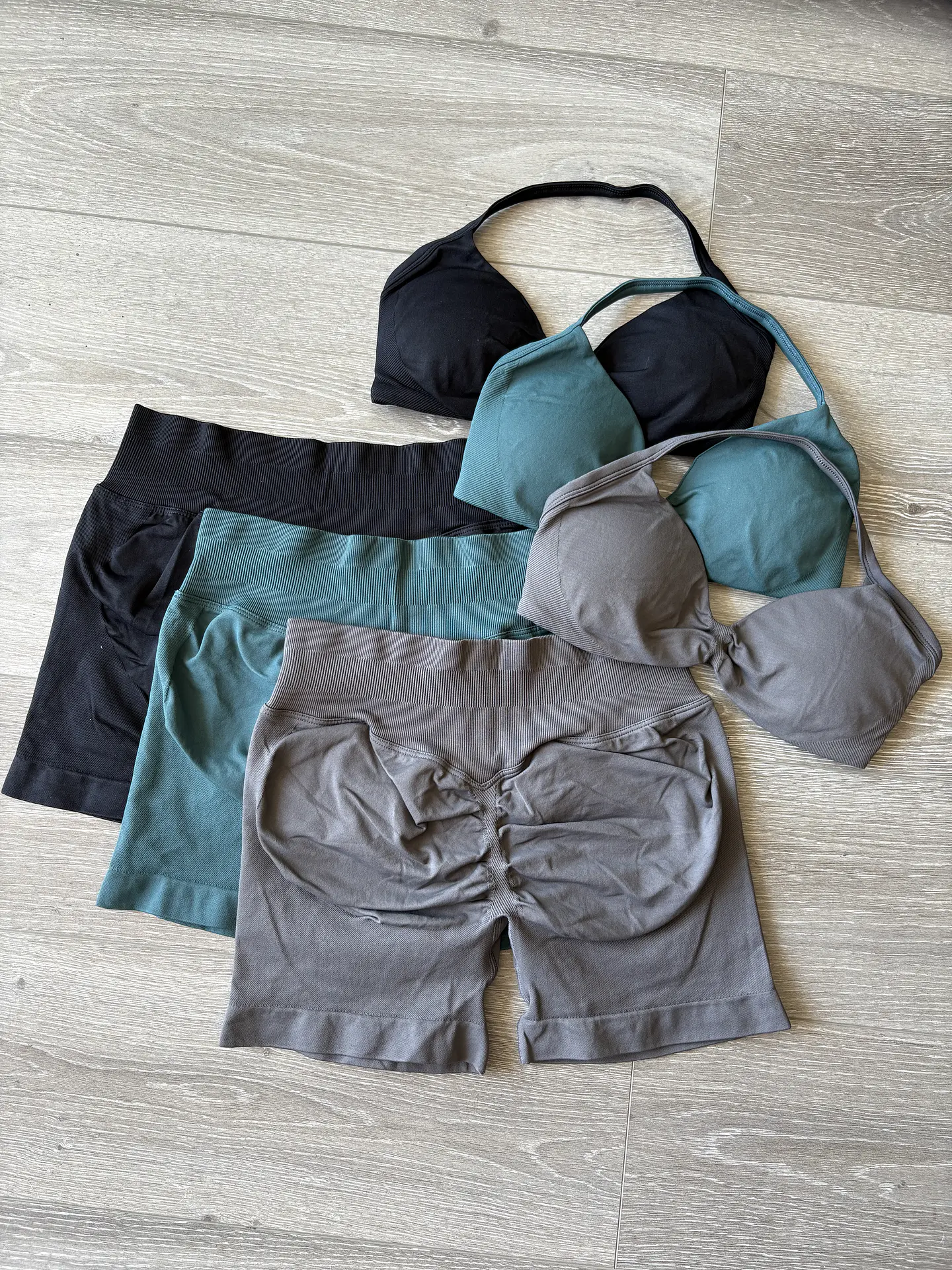 Set Essential  2