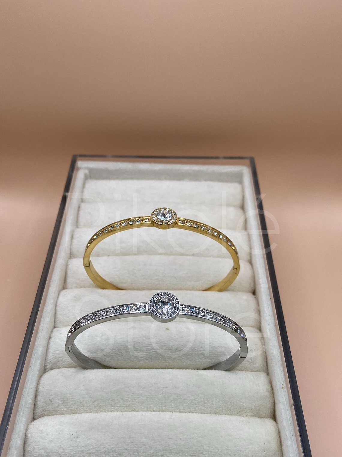 Escrava Elegância Cintilante 1