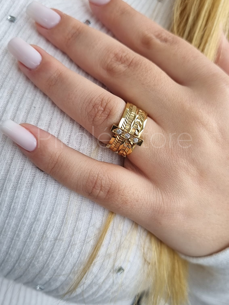 Anel Elegância 7 Alianças 4