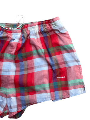 Short  Adidas vintage años 80s ( L-XL) 