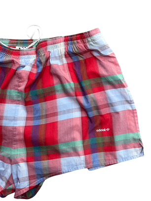 Short  Adidas vintage años 80s ( L-XL) 