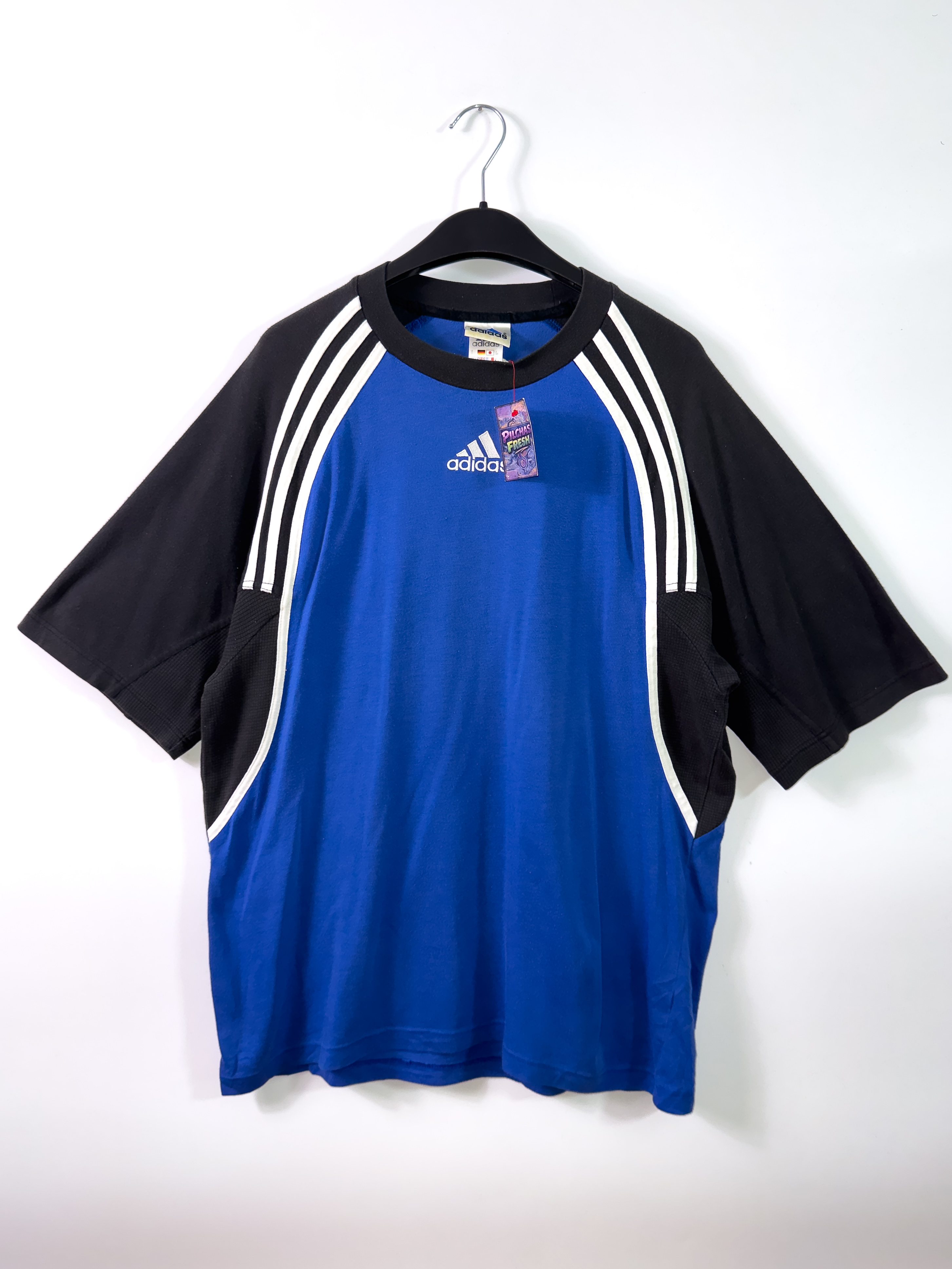 Adidas  vintage tee 1