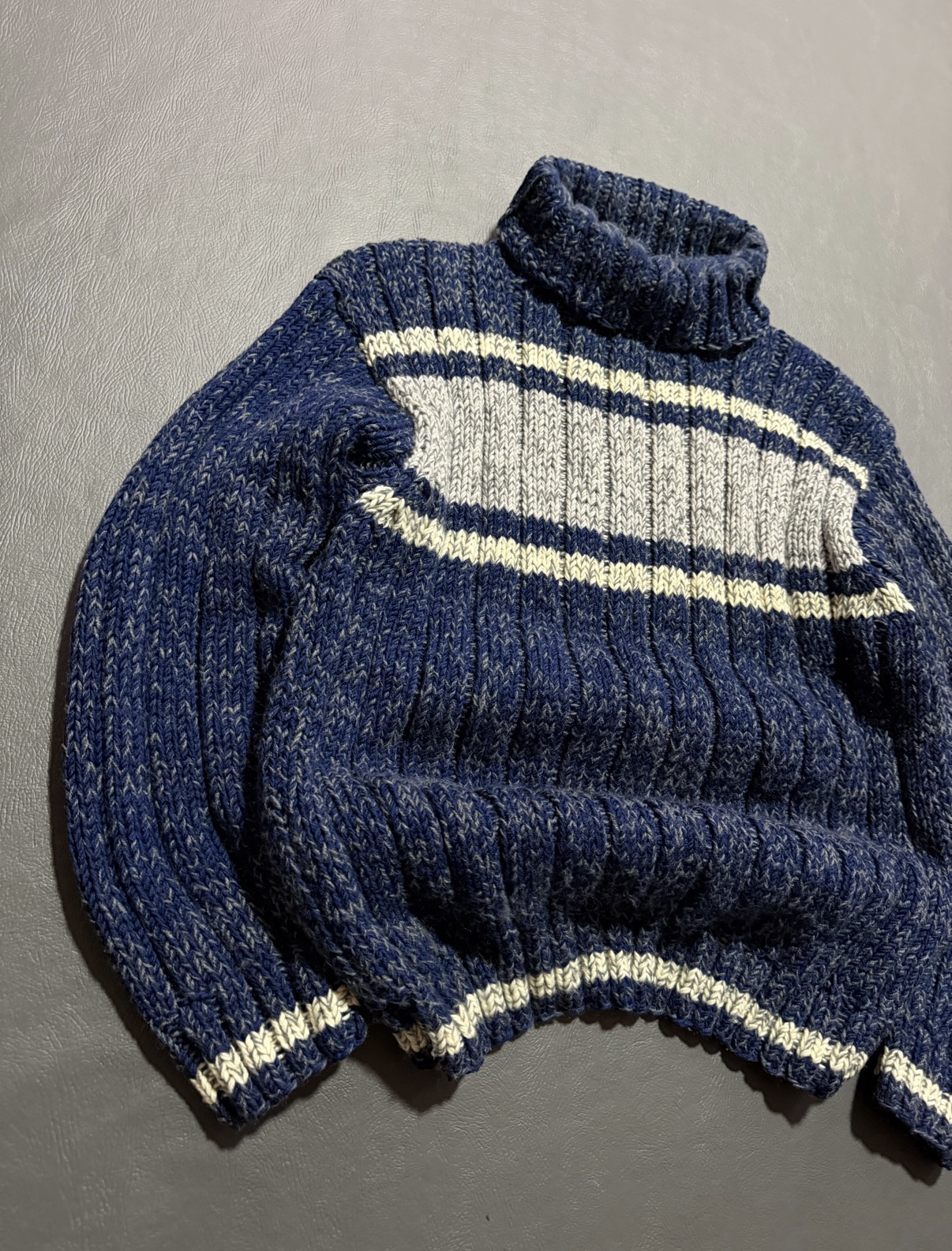 Sweater vintage grueso  (M) 2