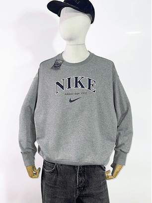 Nike crewneck (L)