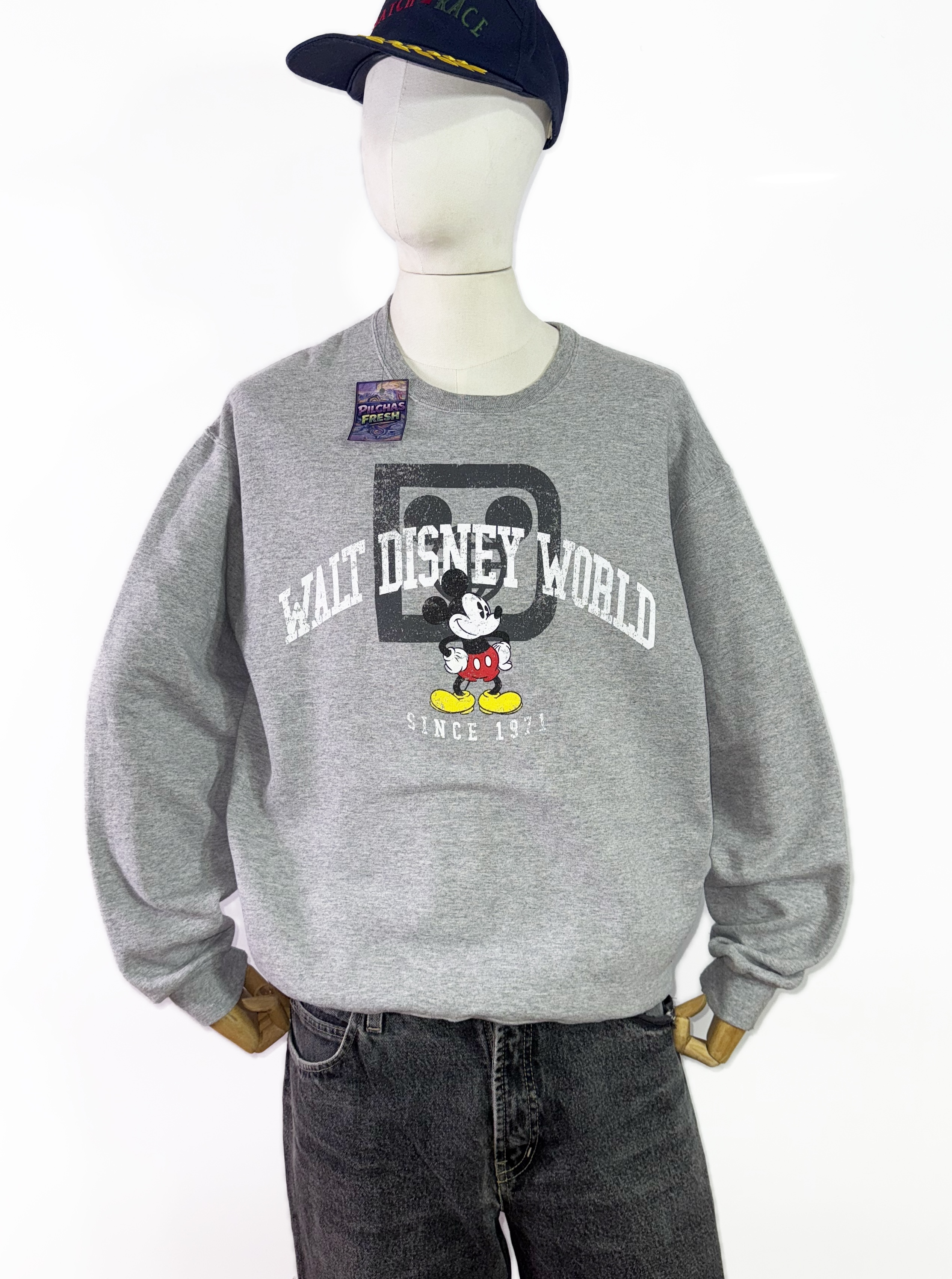 Disney crewneck (L) 1