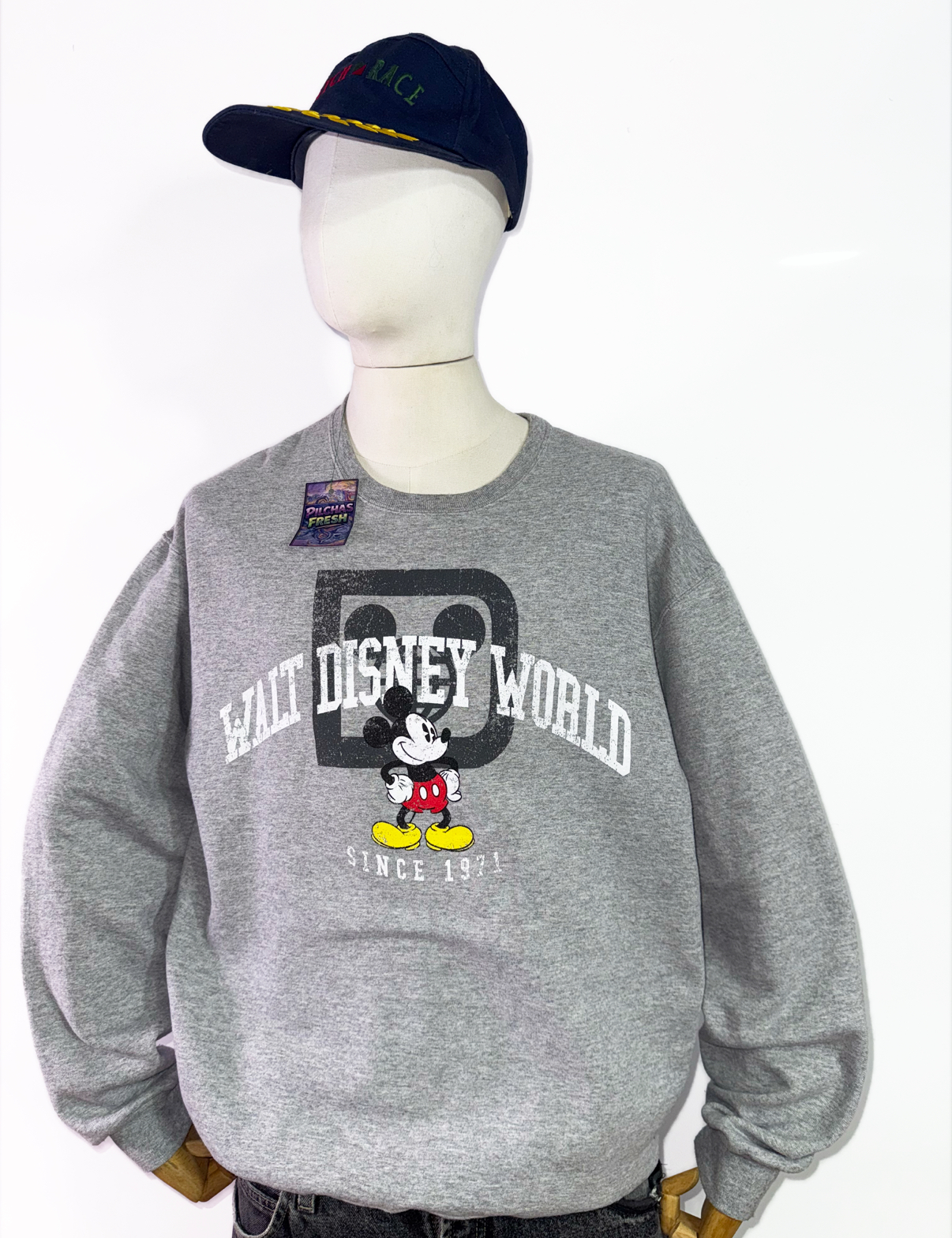 Disney crewneck (L) 2