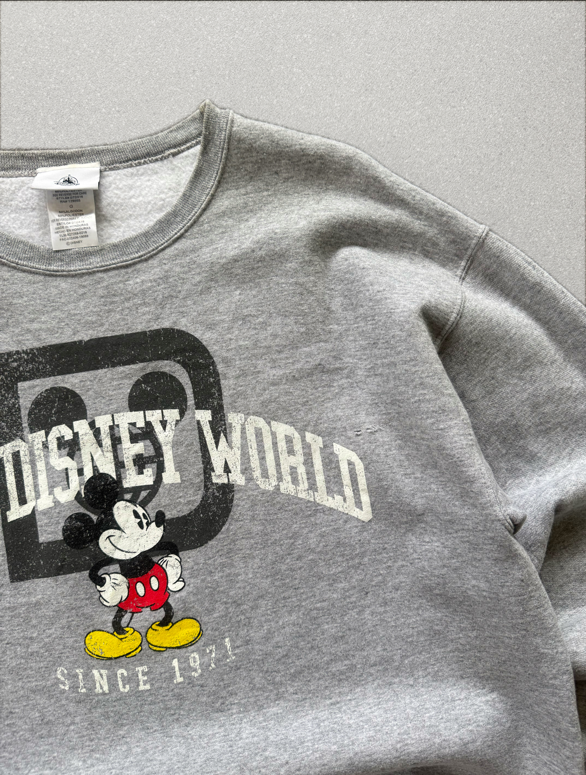 Disney crewneck (L) 2