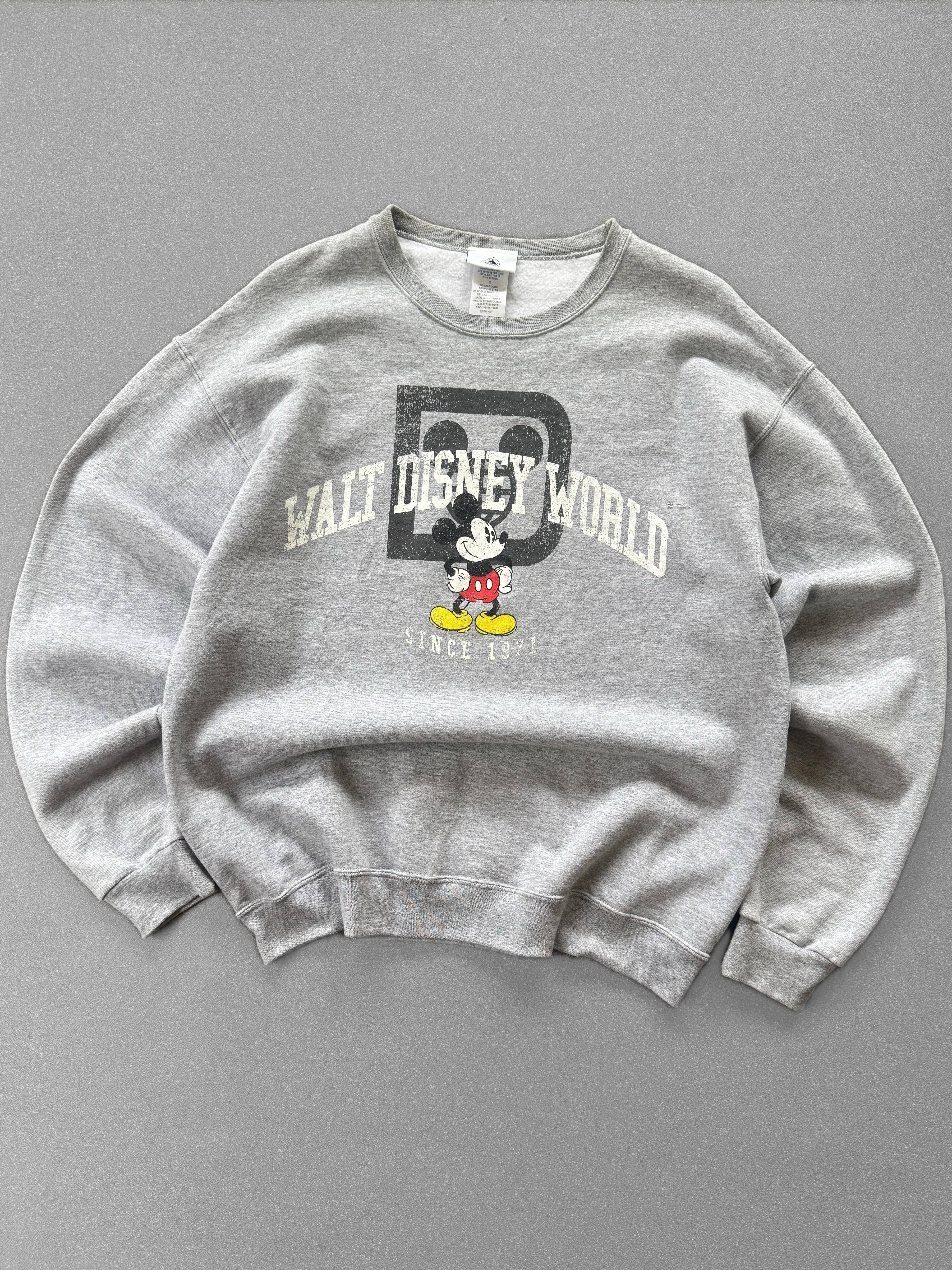Disney crewneck (L) 1