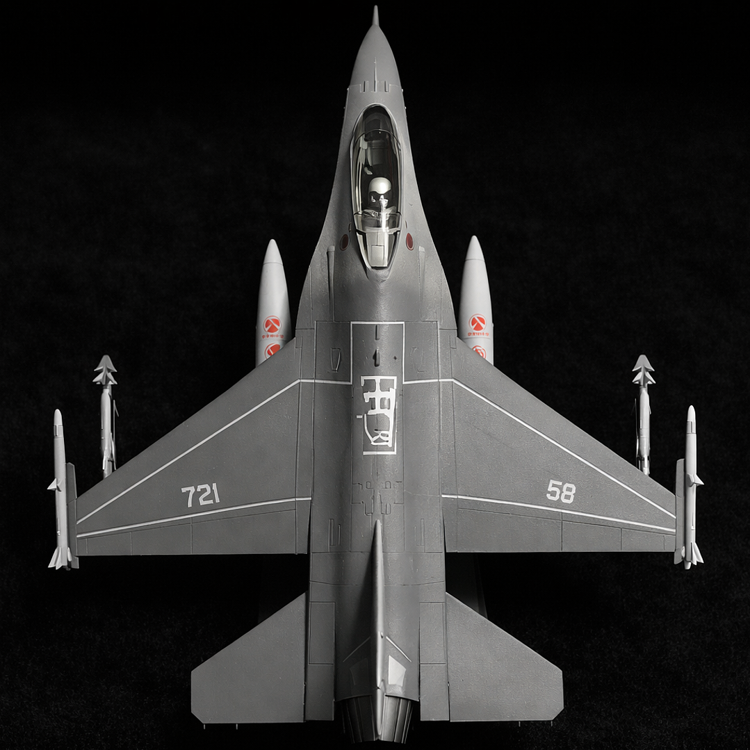 F-16 FUERZA AÉREA DE CHILE MODELO A ESCALA- COPIAR 4