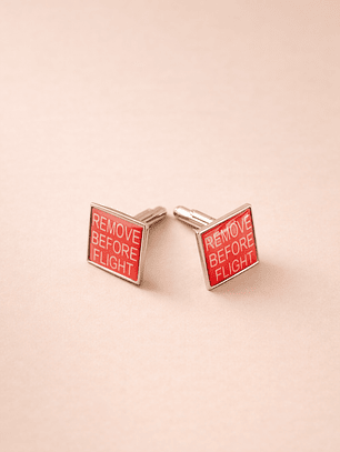 COLLERAS REMOVE BERFORE FLIGHT