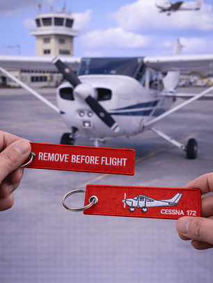 Llavero Bordado Cessna 172 “Remove Before Flight” – Regalo para Pilotos | Pilotshopper