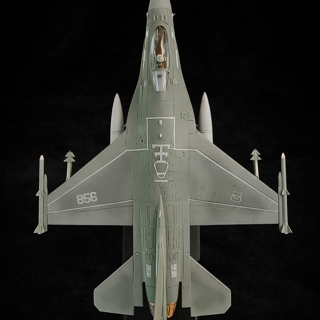F-16 FUERZA AÉREA DE CHILE MODELO A ESCALA- COPIAR 2