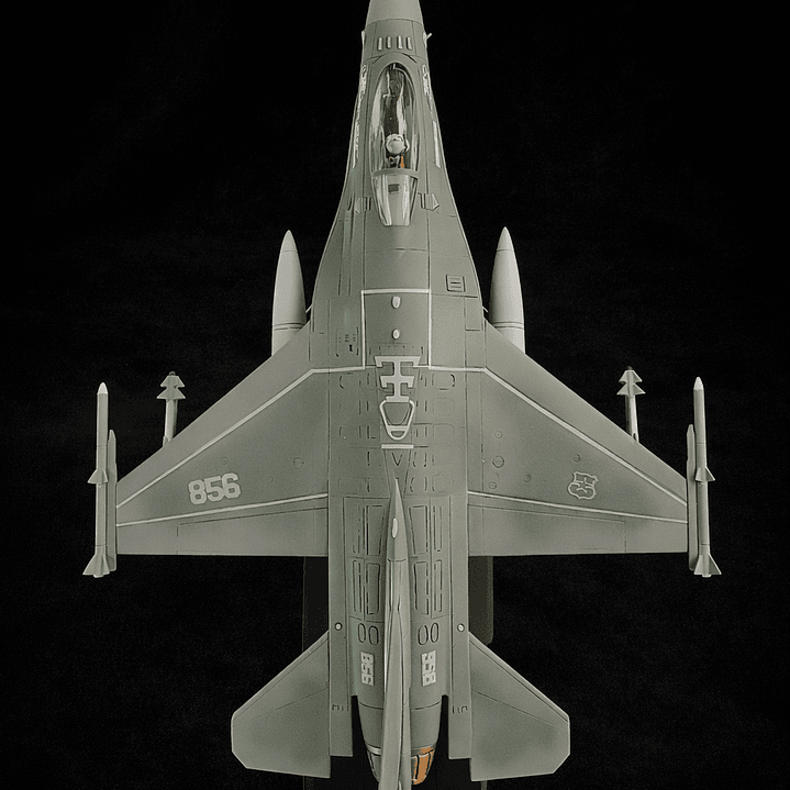 F-16 FUERZA AÉREA DE CHILE MODELO A ESCALA- COPIAR 2