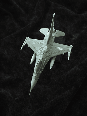 Avión a Escala - F-16 en miniatura