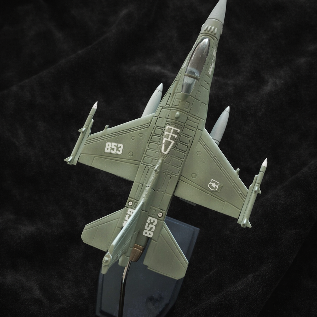 Avión a Escala - F-16 en miniatura 2