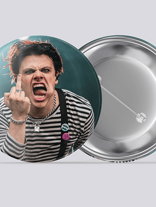 Yungblud middlefinger