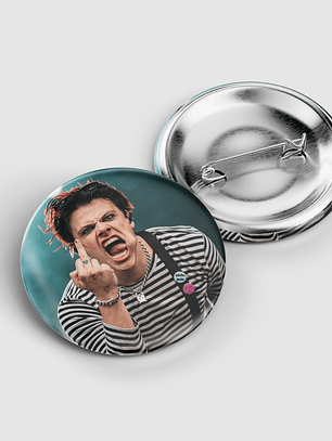 Yungblud middlefinger