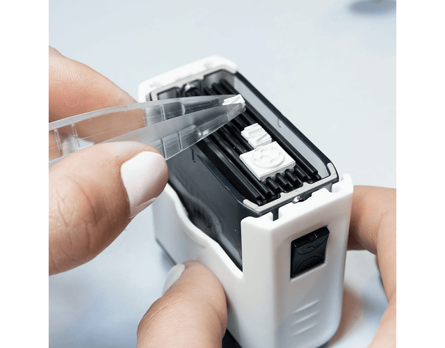 Marcador de ropa y libros