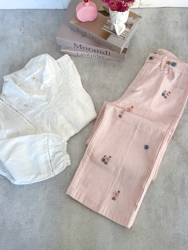 Calça riscas bordada  4