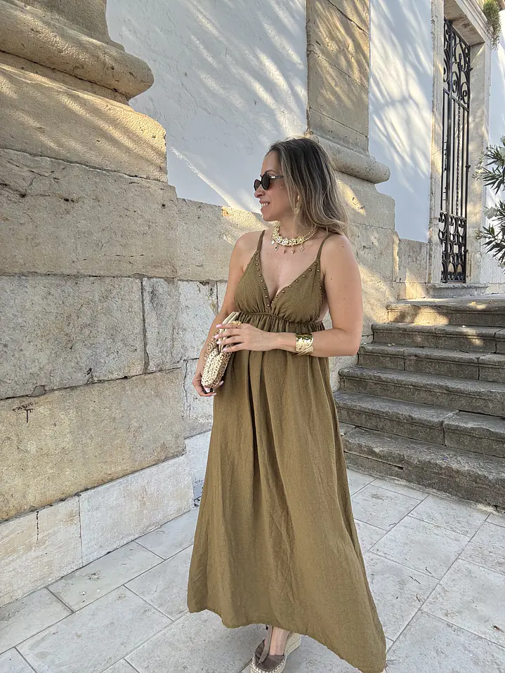 Vestido com tachas 5