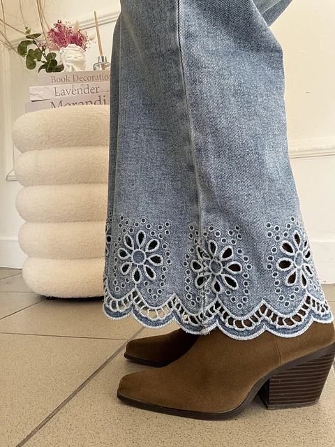 Calça Ganga com Bordado 