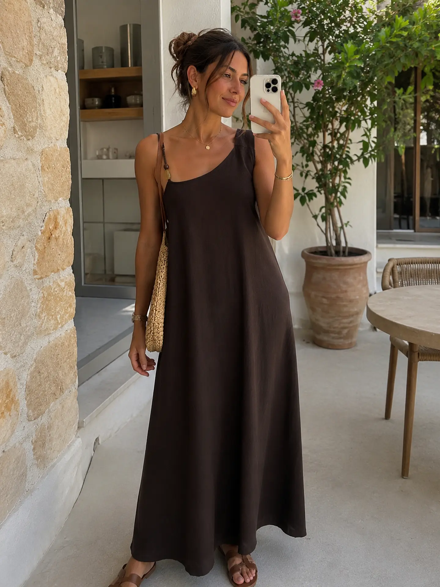 Vestido assimétrico com bolas de madeira  2