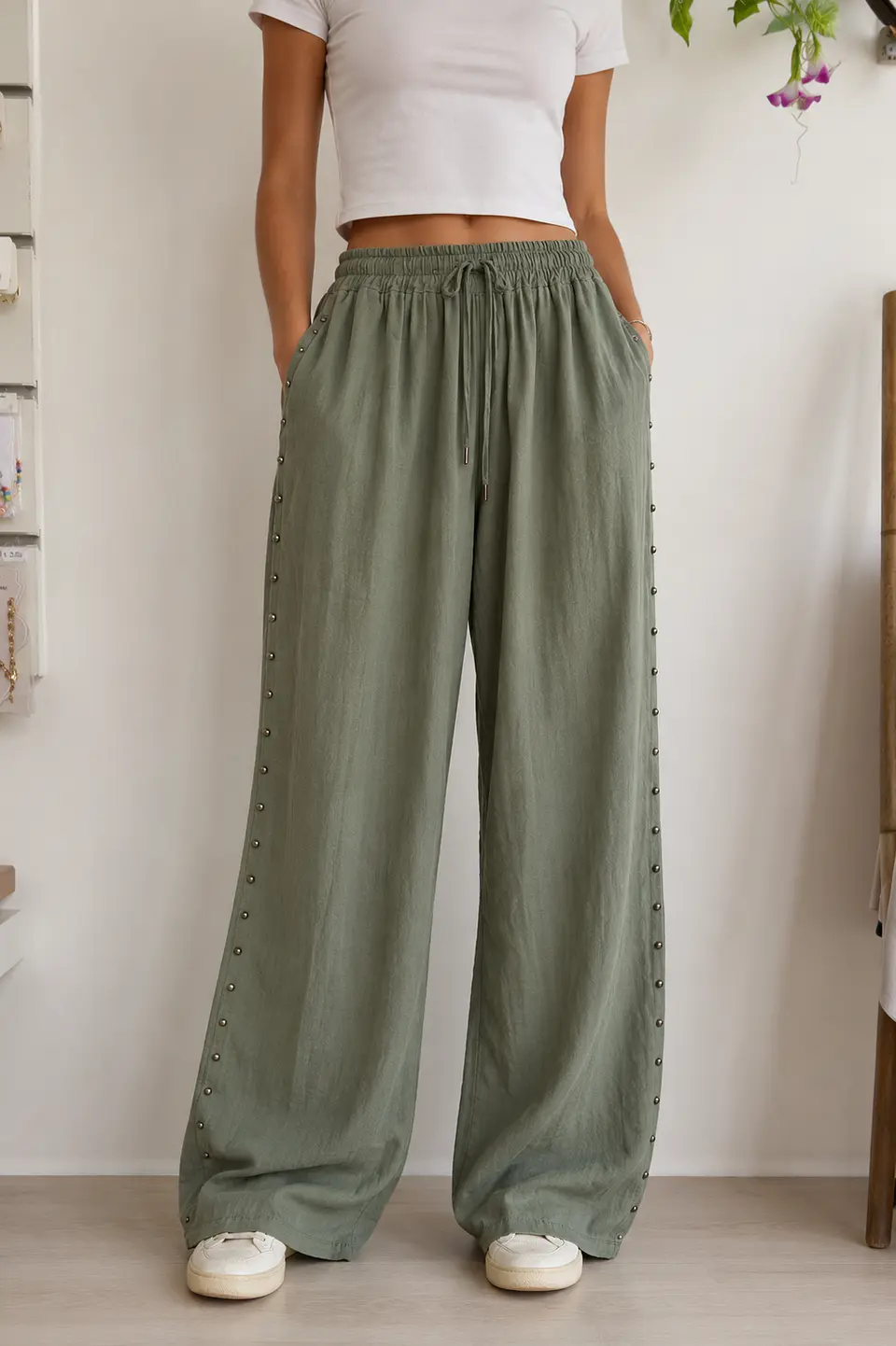 Calça com tachas  3