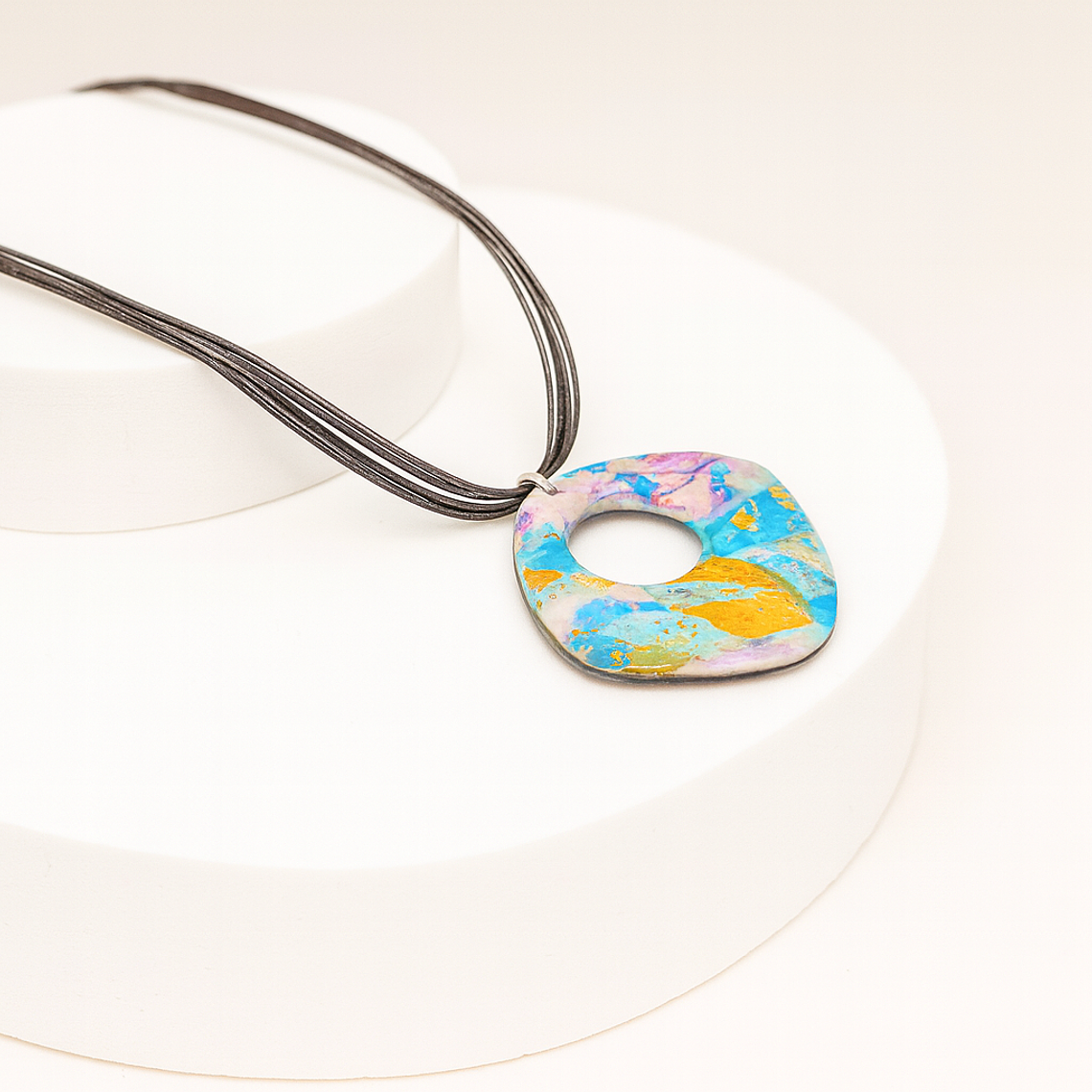 Colar em Cerâmica Marmorizado 1