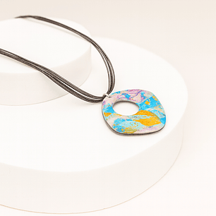 Colar em Cerâmica Marmorizado