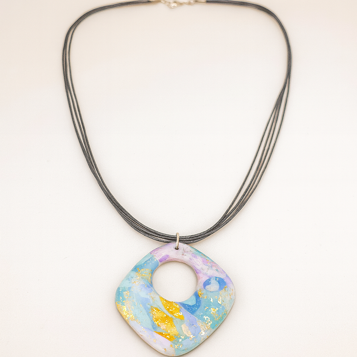 Colar em Cerâmica Marmorizado 2