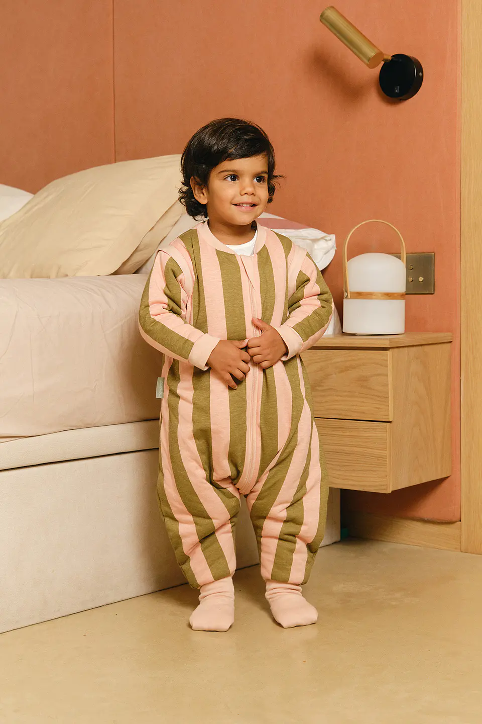 Pijama manta con mangas y calcetines antideslizantes - Kakhi & Rose Stripes - TOG 2.5 4