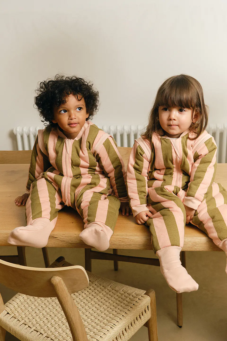 Pijama manta con mangas y calcetines antideslizantes - Kakhi & Rose Stripes - TOG 2.5 5