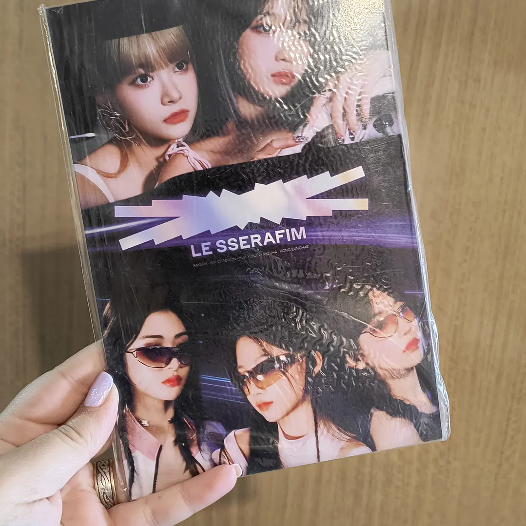 Libreta Le Sserafim 1