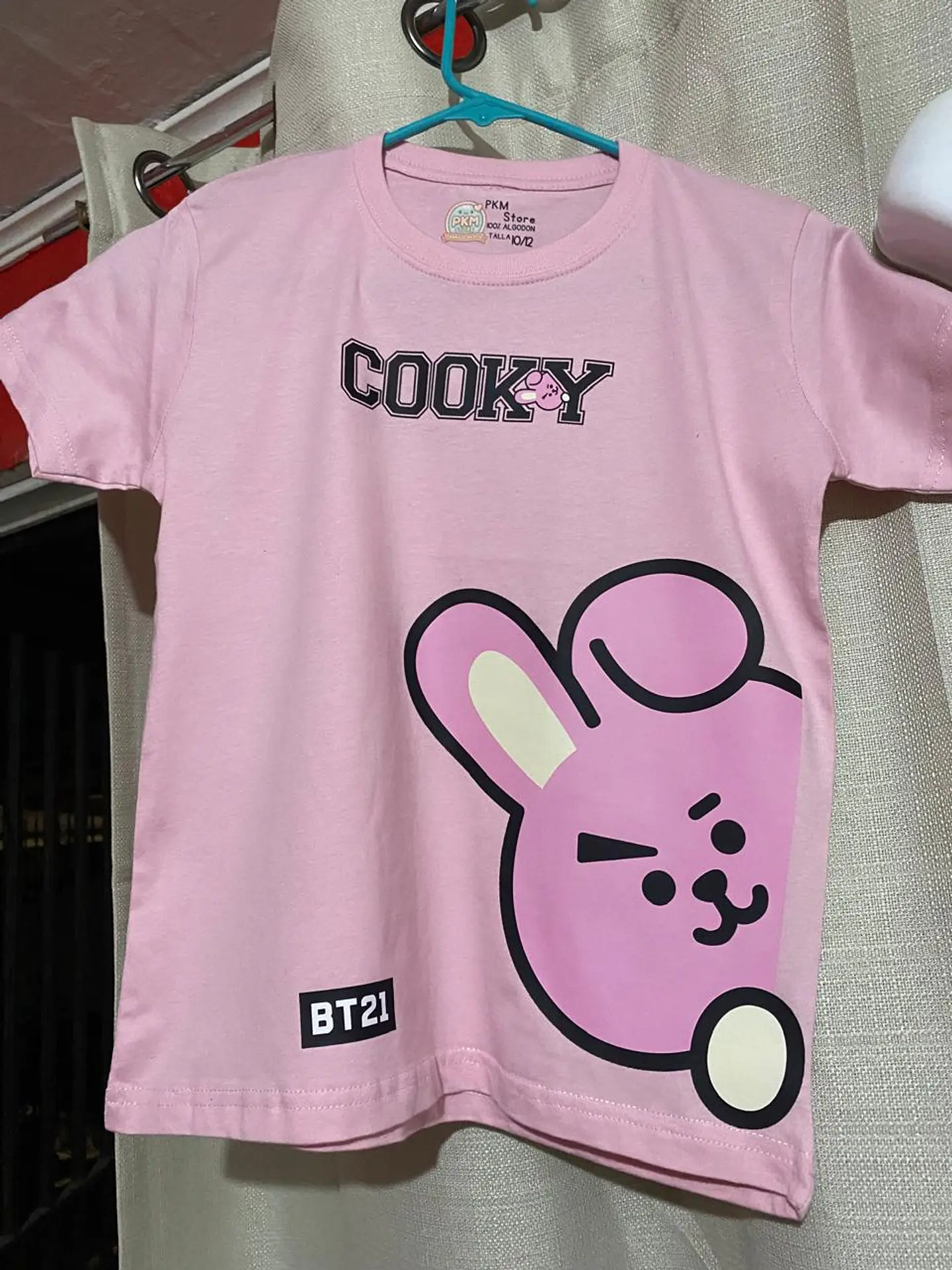 Polera BT21 | Letter Pop Friends Cooky 6