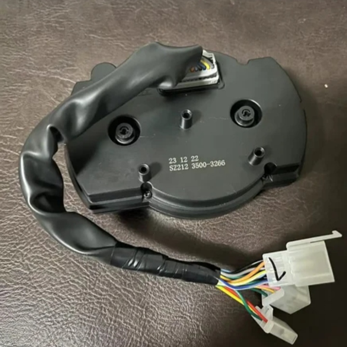 VELOCIMETRO DIGI UNIVERSASL DEPORTIVO MONOCROMATICO 2