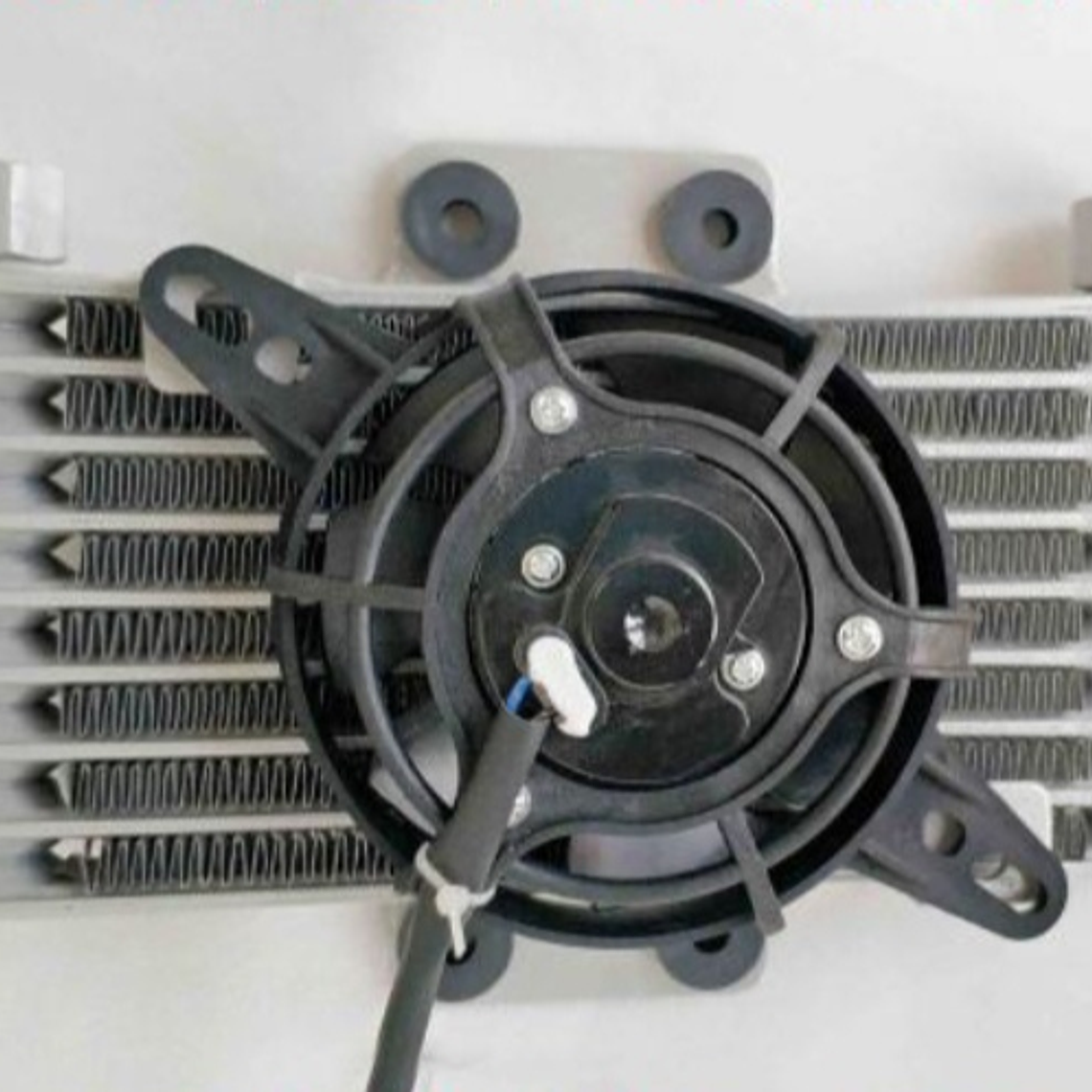 INFRIADOR DE ACEITE CON ELECTROVENTILADOR PARA MOTO 1