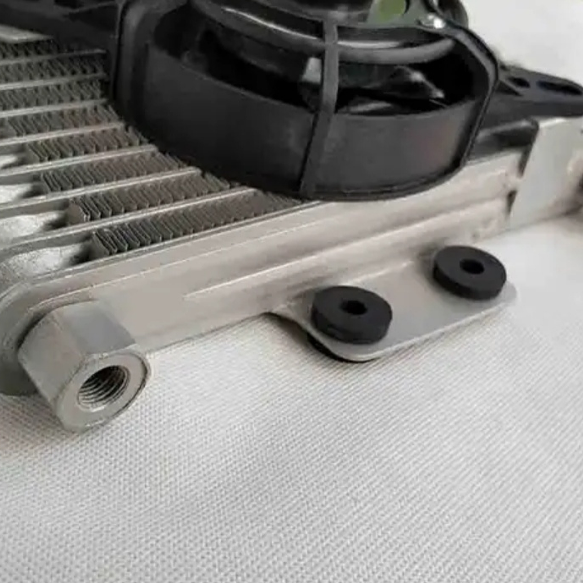 INFRIADOR DE ACEITE CON ELECTROVENTILADOR PARA MOTO 6