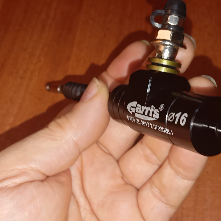 CILINDRO MAESTRO DE EMBRAGUE HIDRAULICO GARRIS DE 14 MM 1